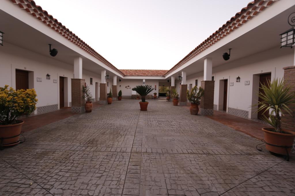 Hotel Rural Arroyo La Plata By Bossh Hotels Jerez De Los Caballeros Bagian luar foto